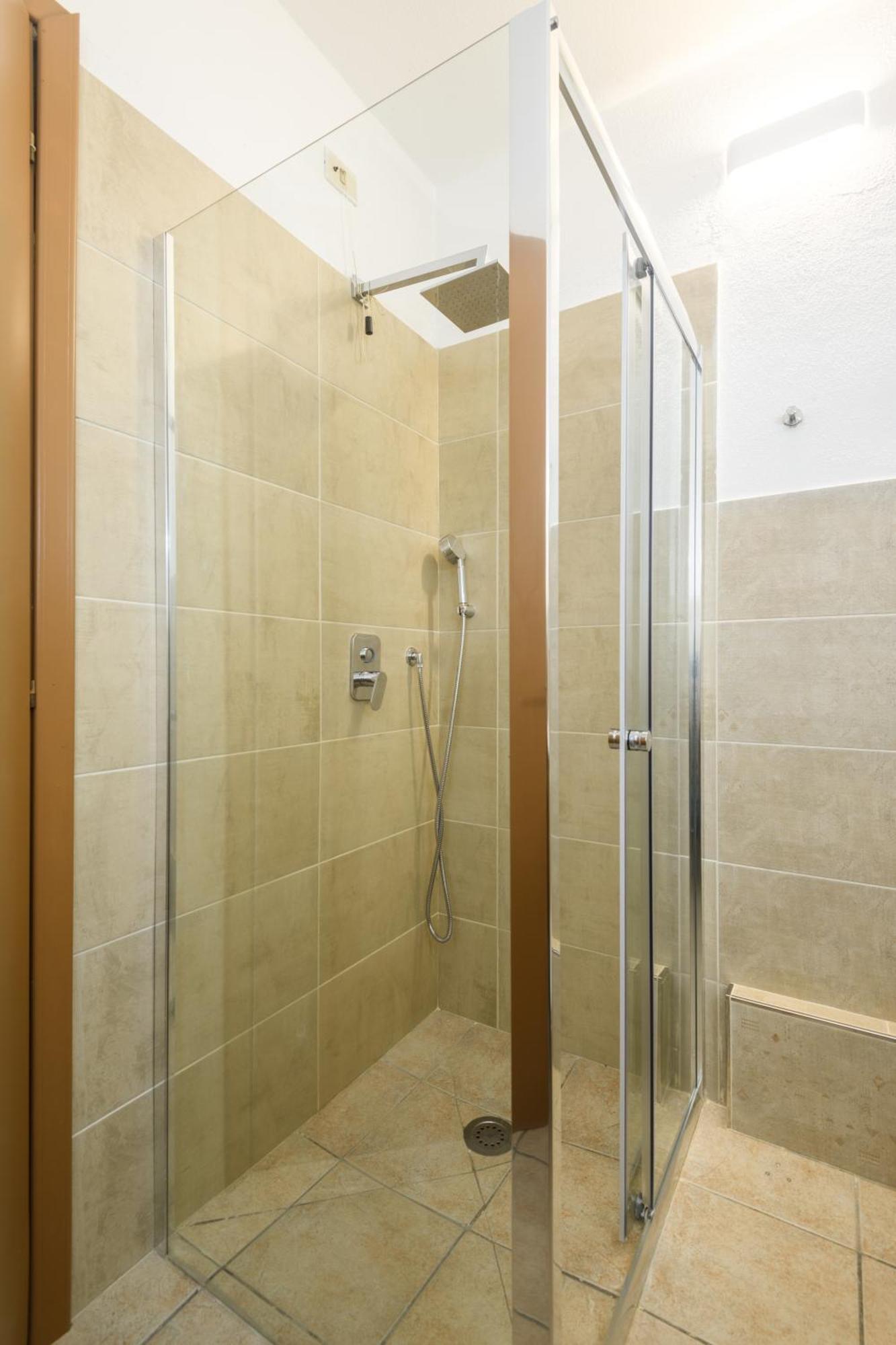 Hotel Moderno Ольбия Экстерьер фото